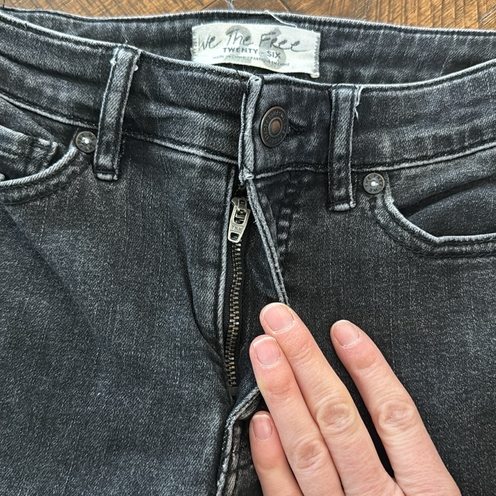 We The Free Black Distressed Skinny Jeans - Picture 4 of 7